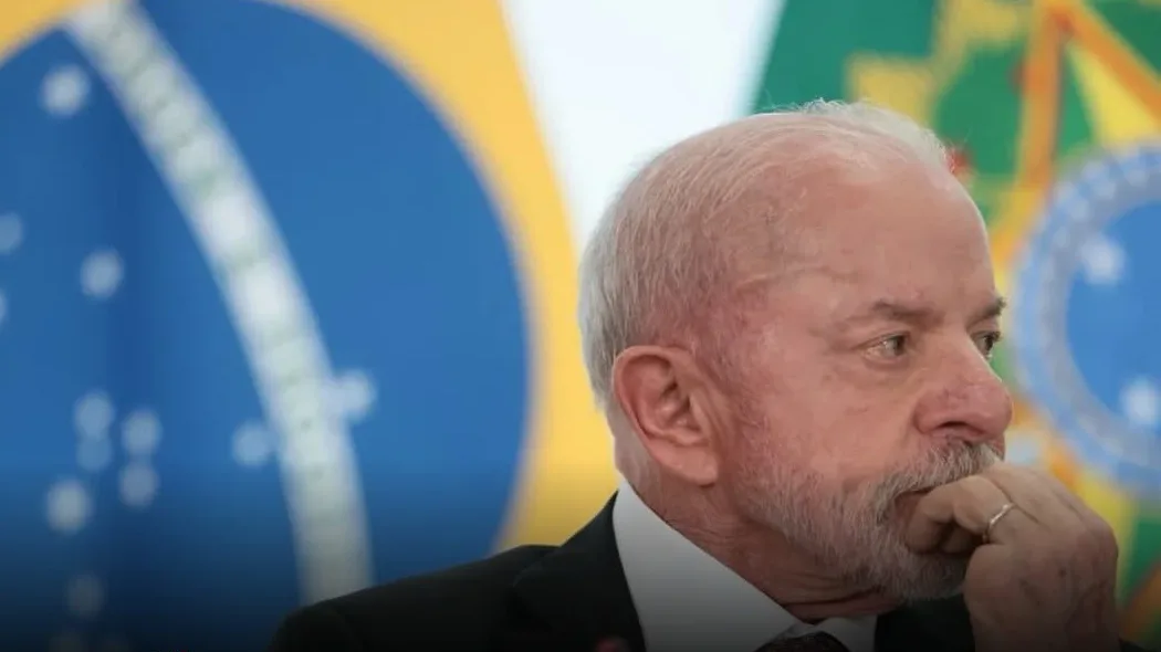 Mendonça manda Lula suspender impulsionamento de posts contra Flávio