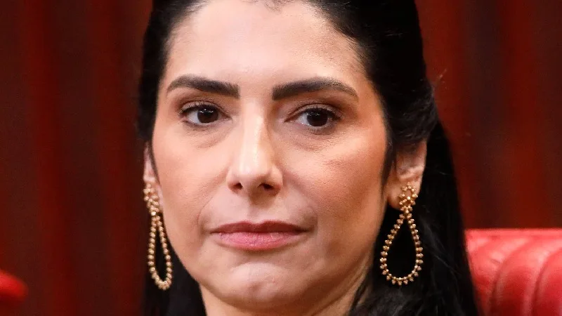 Ministra do TSE proíbe cadeira vazia e perguntas a Lula em debate da Globo
