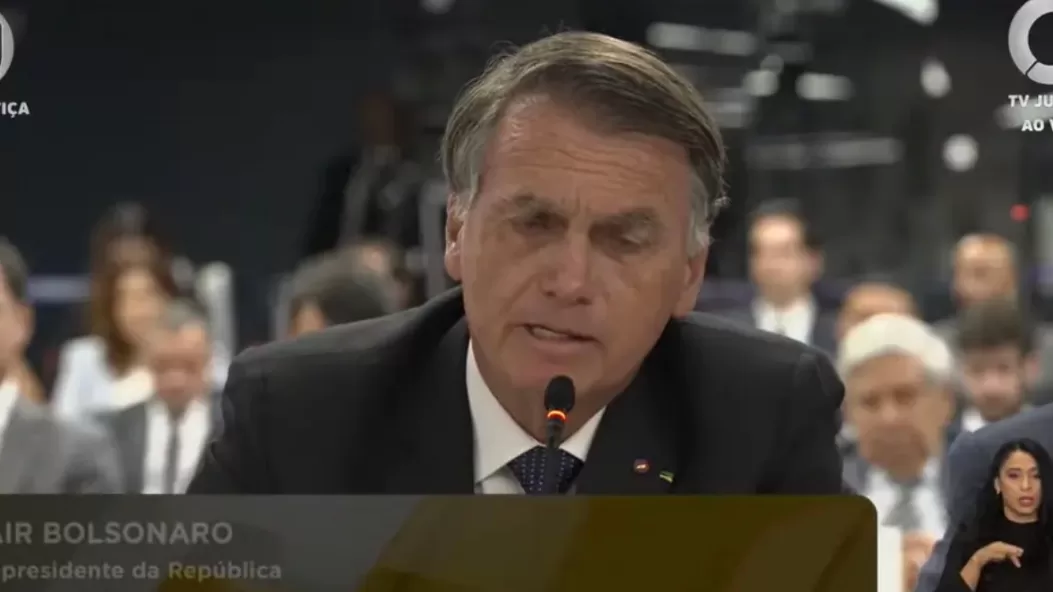 Moraes libera prisão domiciliar de Jair Bolsonaro