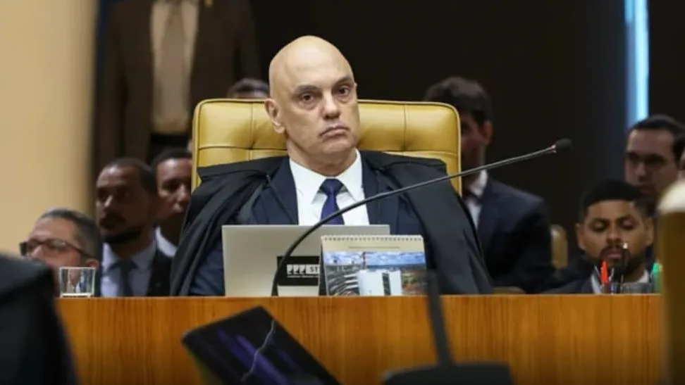 Moraes se declara impedido para ser relator em ação que envolve sua esposa