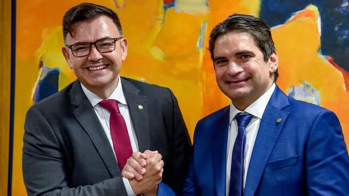Murilo Galdino anuncia licença e celebra chegada de Raniery Paulino à Câmara Federal