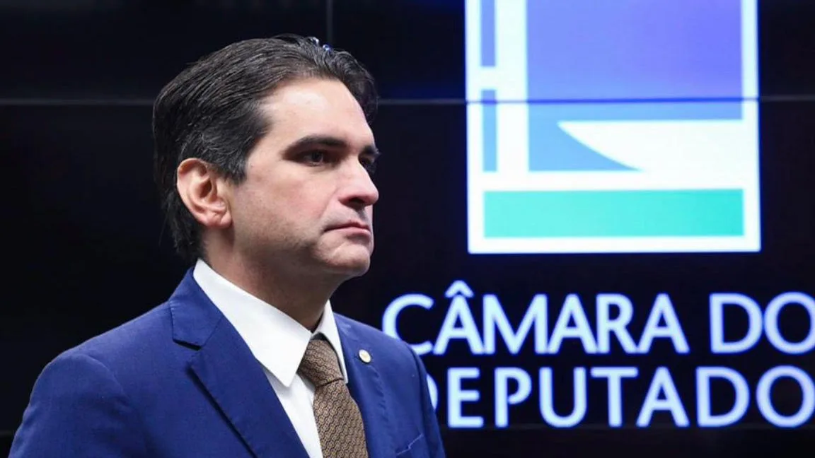 Murilo Galdino parabeniza trabalhadores e defende o fim da escala 6x1