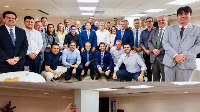 Na semana da transição para Lucas, João reúne 25 deputados em café da manhã