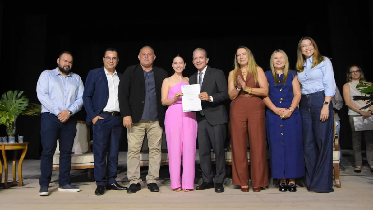 Nabor dá posse a novos servidores