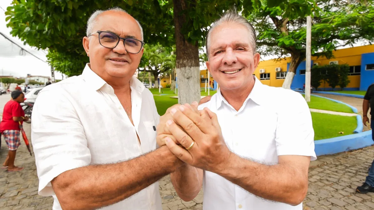 Nabor recebe adesão do prefeito Ba Barros de Pedras de Fogo