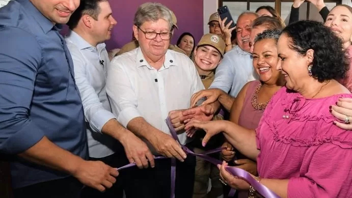 No Sertão, João Azevêdo entrega nova sede do Programa Maria da Penha