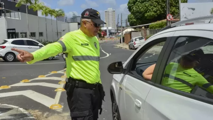 Obra interdita parcialmente a Avenida Beira-Rio