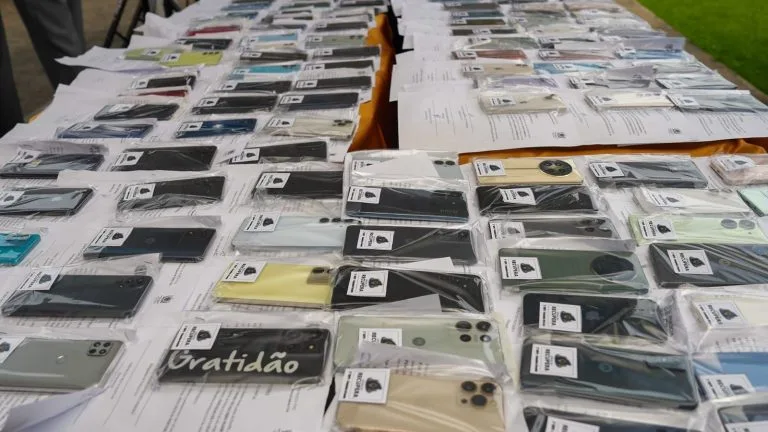 Operação Recupera: mais 400 aparelhos celulares roubados são entregues, em CG