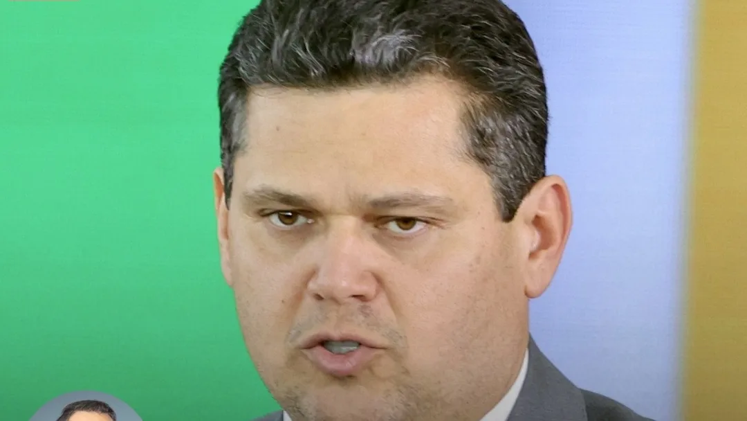 Oposição articula chapa única contra Alcolumbre para comandar Senado