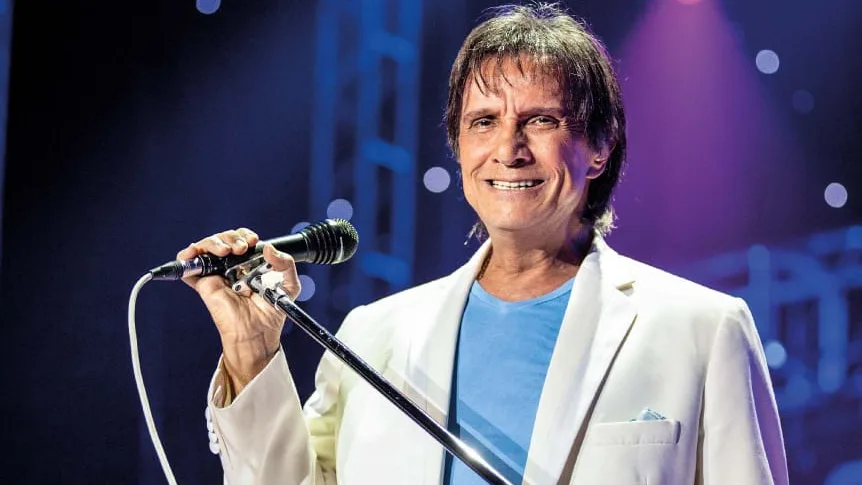 ORGANIZADORES ALERTAM SOBRE OBJETOS PROIBIDOS NO PP ANTES DE SHOW DE ROBERTO CARLOS