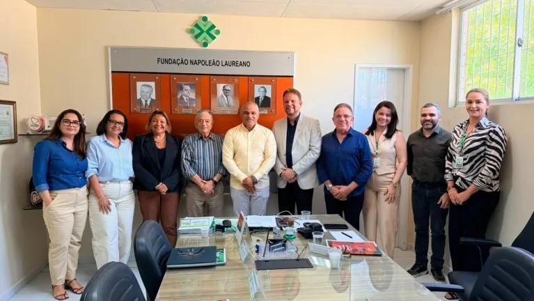 Prefeito de Cabedelo firma convênio com Laureano para ampliar atendimento oncológico