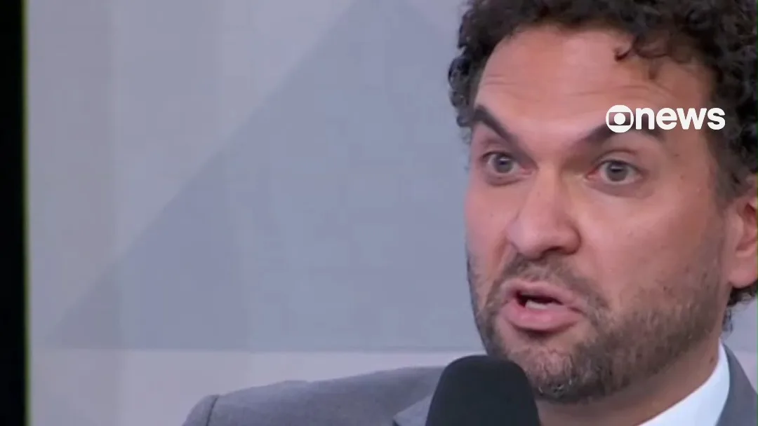 Quaest: entre eleitores independentes, 'tesouraço' foi o melhor momento de Flávio Bolsonaro no debate