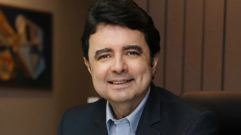 Referência nacional em IA aplicada à saúde, Gláucio Nóbrega lança livro sobre inteligência artificial na gastroenterologia