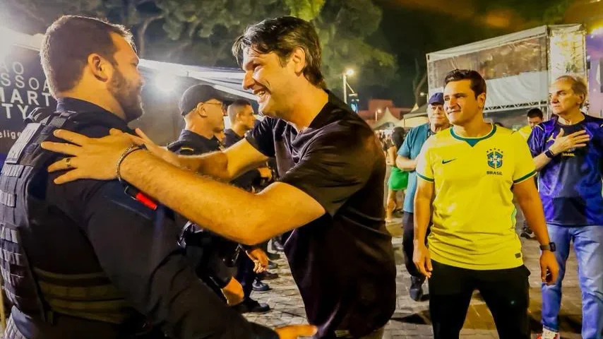 São João Multicultural: Leo Bezerra abre programação de shows no Parque Solon de Lucena, convida população para viver um evento memorável e destaca programação diversificada