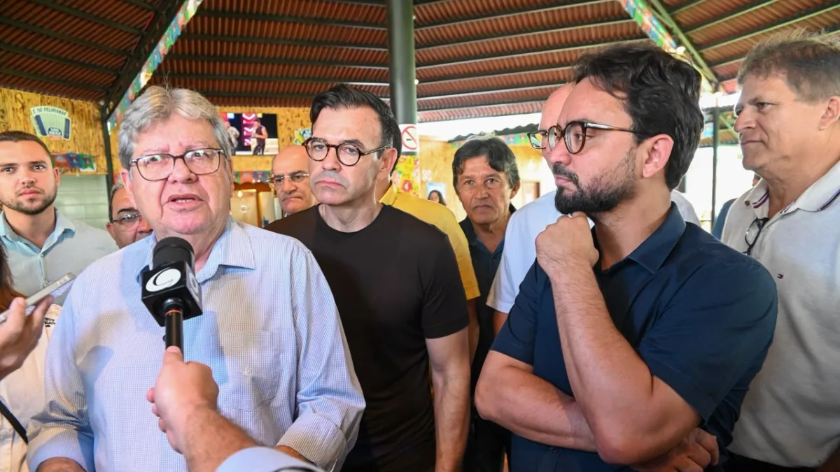 Tibério Limeira acompanha João Azevêdo em encontro político que reúne representantes do Brejo
