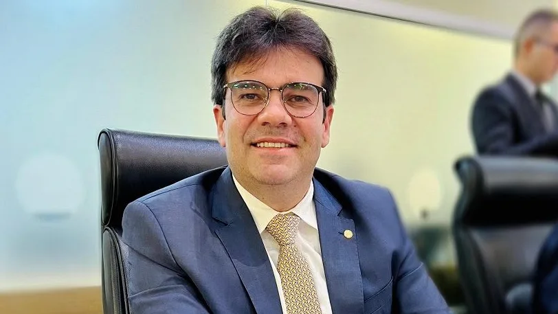 Trabalho de Verdade: Deputado Eduardo Carneiro se destaca com leis e ações voltadas à Educação