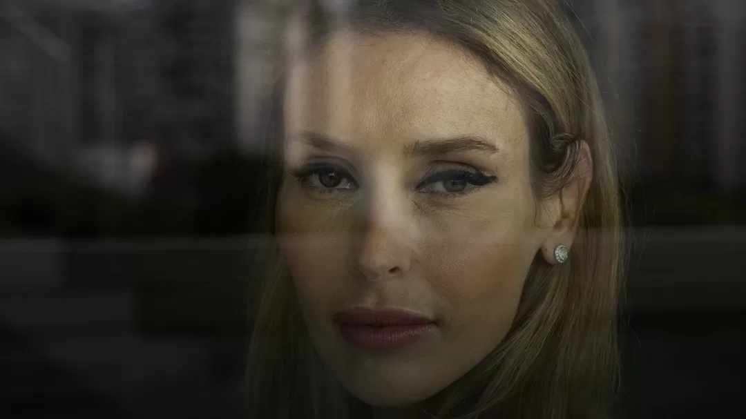 'Vou derrubar todo o sistema':  o que a ex-modelo brasileira pretende falar sobre Trump e Melania no escândalo Epstein
