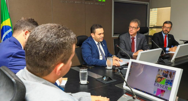 Dr. Gilney Porto e Dr. Jhony Bezerra.