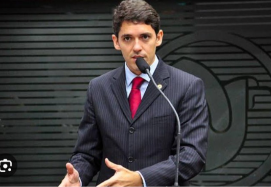 Tovar Correia.