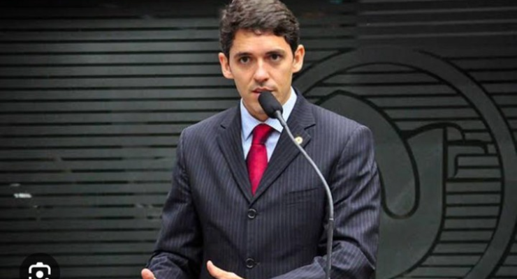 Tovar Correia.