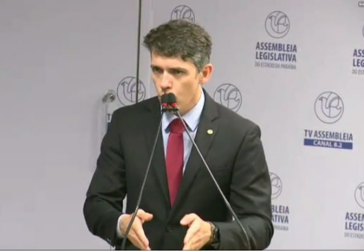 Tovar Correia.