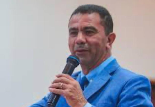Pastor Luciano Breno.