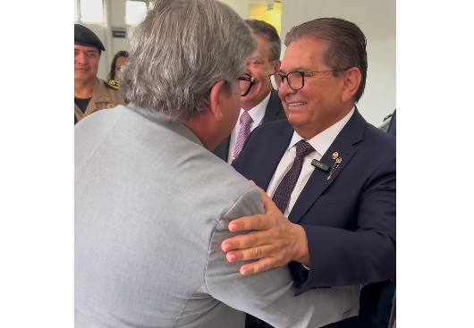 Governador da Paraíba João Azevedo.
