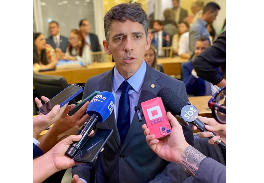 Tovar Correia Lima.