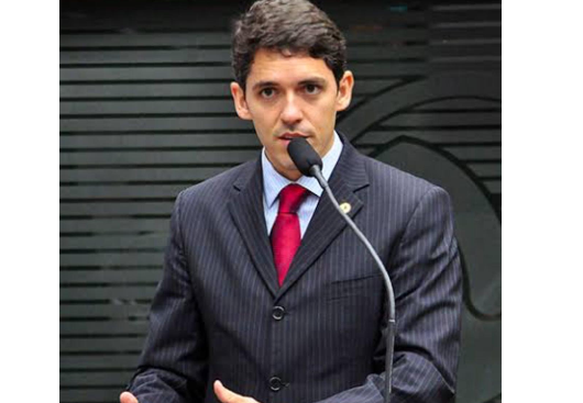 Tovar Correia Lima.