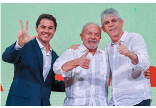 LENILDO FERREIRA: 'Aos conservadores de Campina: Romero com João, não pode; mas Bruno com Veneziano, pode?'