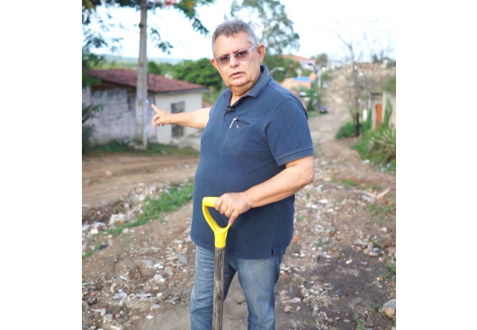 PELA SEGUNDA VEZ, VEREADOR PIMENTEL FILHO FISCALIZA A RUA ARRUDA CÂMARA, NO BAIRRO DO SANTO ANTÔNIO