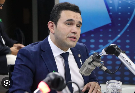 Dr. Johny Bezerra é o único nome TÉCNICO que se destaca e cresce nas pesquisas, em Campina