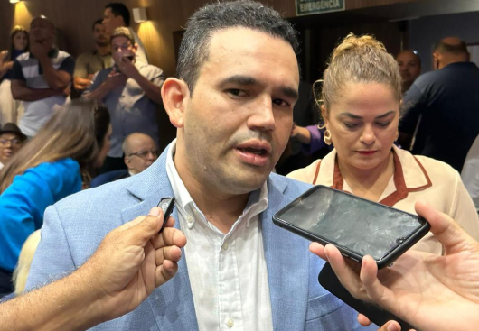 Secretário de Saúde do Estado, Dr. Jhony Bezerra.