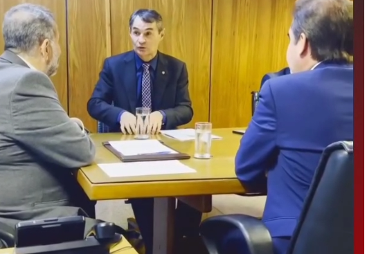 RESUMO PB: ' Em reunião com ministro, Romero Rodrigues debate doação de terreno para construção de unidade de oncologia infantil em Campina Grande'