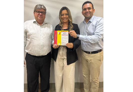 Jornalista e gerente da causa animal Waleria Assunção se filia ao PSB e é abonada pelo governador João Azevedo
