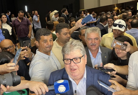 Governador da Paraíba João Azevedo.