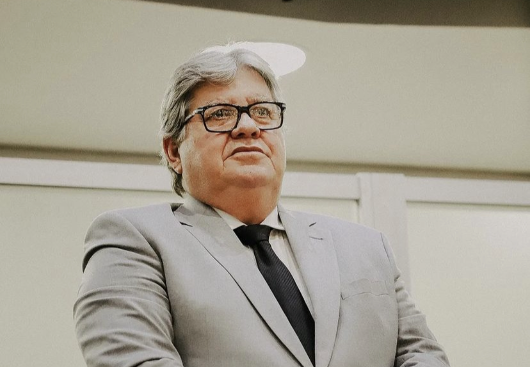 Governador da Paraíba João Azevedo.