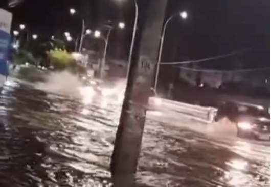 CAMPINA vira um caos com enchentes e Prefeitura fica em SILÊNCIO