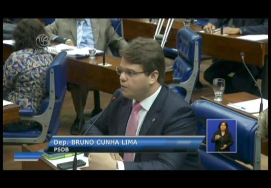 PARABÉNS: O reconhecimento de Bruno Cunha Lima a Enivaldo Ribeiro, pela criação do São João de Campina Grande