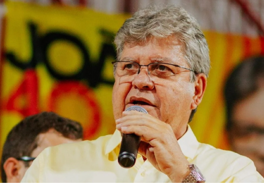 Governador da Paraíba João Azevedo.