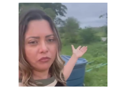 Jornalista Waleria Assunção.