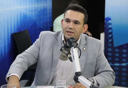 Secretário de Saúde do Estado, Dr. Jhony Bezerra.