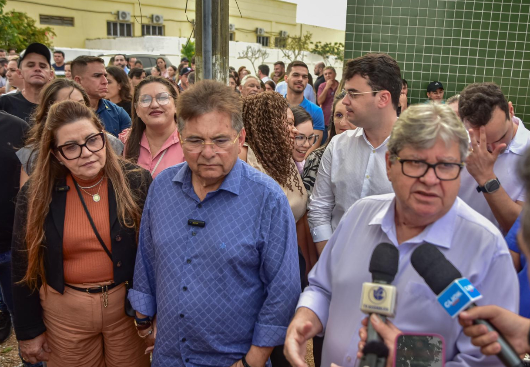 João Azevedo visita obras do Hospital de Pocinhos e autoriza Regionalização da unidade hospitalar