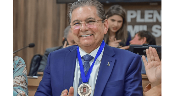 EM SOUSA – Adriano Galdino recebe Medalha Antônio Mariz na Câmara Municipal — Notícias PB