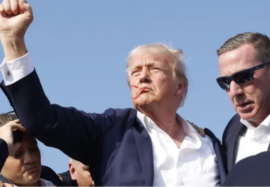 URGENTE: Trump é retirado de comício após tiros; ex-presidente foi ferido na orelha — CNN BRASIL
