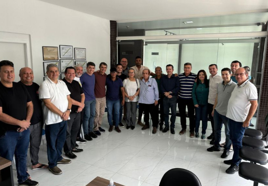 ROMERO RODRIGUES coloca fogo na eleição de Campina - O MAGO JÁ TEM MAIORIA ABSOLUTA DOS VEREADORES E O PRESIDENTE MARINALDO CARDOSO - VEJA novas FOTOS da reunião de hoje - CONFIRA OS NOMES - HORA AGORA