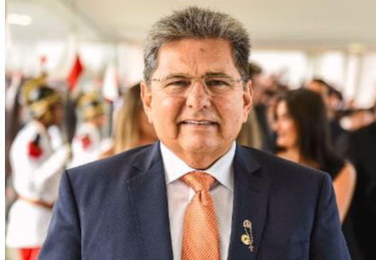 Adriano Galdino.