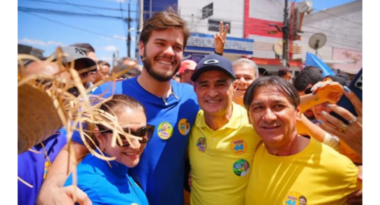 Bruno e Romero aparecem juntos em primeira atividade de rua em Campina — Paraíba Já