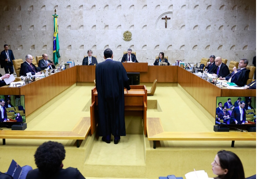 No dia seguinte à chegada da denúncia contra Bolsonaro, o STF livrou numa canetada mais um petista corrupto confesso. Assim fica difícil acreditar na imparcialidade do tribunal - Estadão
