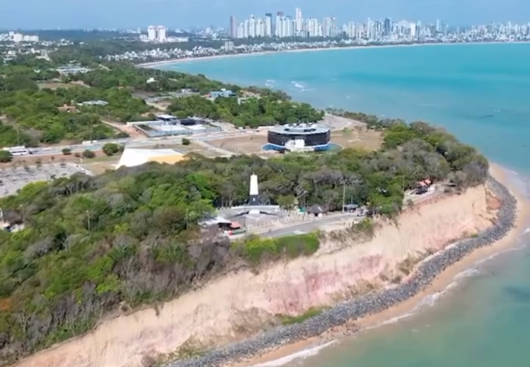 Impressionante: veja um dos melhores passeios para se fazer no mar de João Pessoa